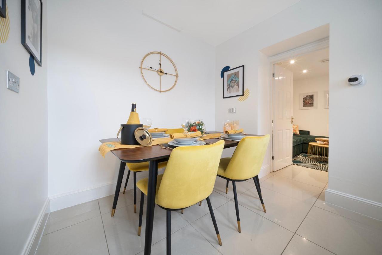 1 Bed House, Free Parking, 15 Minutes From Cheltenham Races Gloucester Zewnętrze zdjęcie