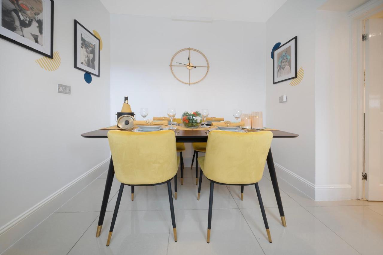1 Bed House, Free Parking, 15 Minutes From Cheltenham Races Gloucester Zewnętrze zdjęcie